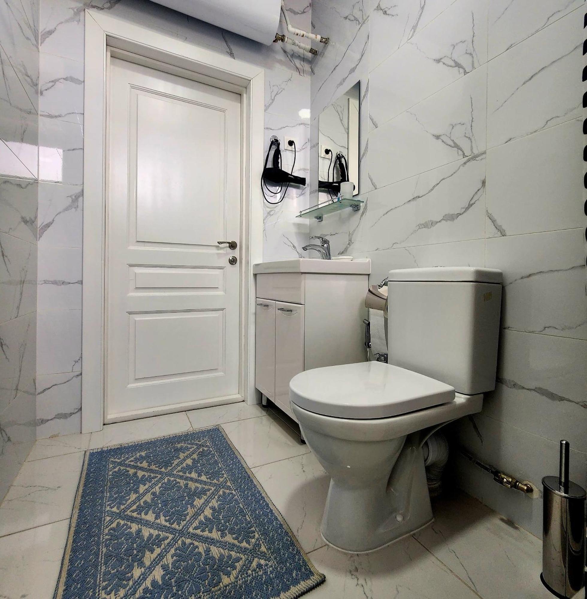 Bayotel Karakol Luaran gambar